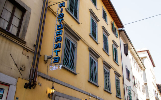 Hotel Nizza вид на фасад