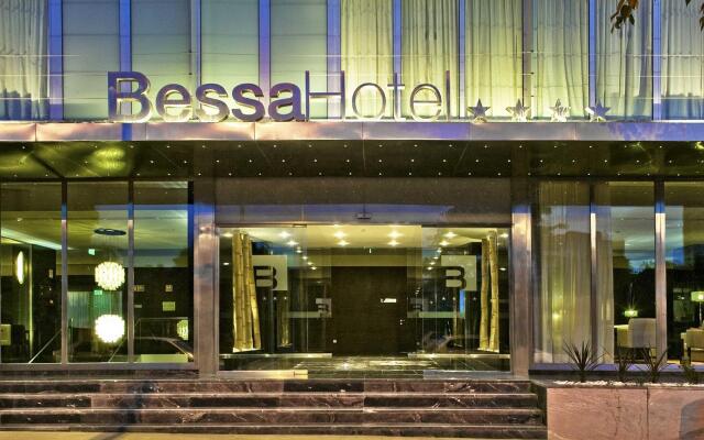 Отель Bessahotel Boavista Порту вид на фасад