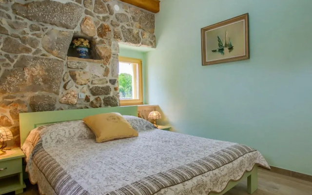 Beautiful Home in Garica With Wifi and 4 Bedrooms