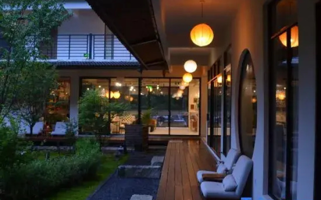 Xinchang Ma Fanglanshan Homestay