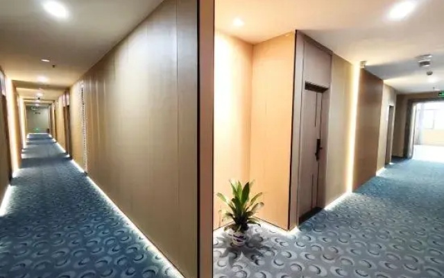 Meidi Hotel (Shenzhen Bao'an Airport Pingluanshan Metro Station Branch)