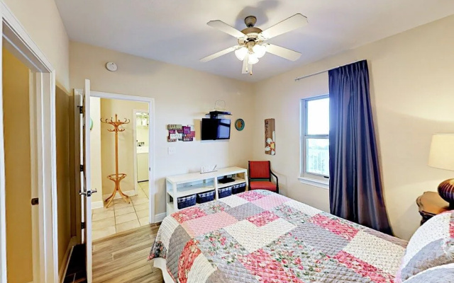 1010 W Beach Blvd Condo