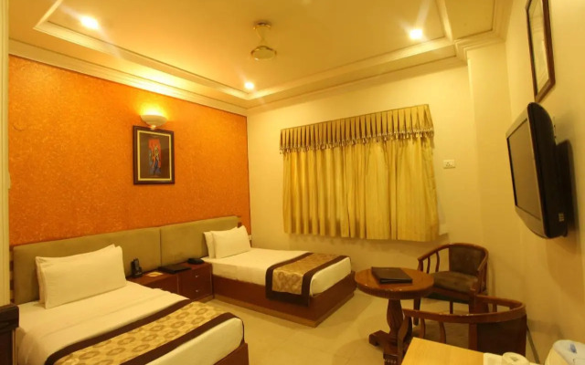 Wingston A Treehouse Hotel Mathura