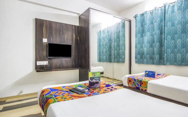 FabHotel House Khas Suites