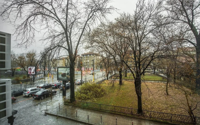FM Deluxe 1-BDR Apartment with Balcony - Slaveykov street