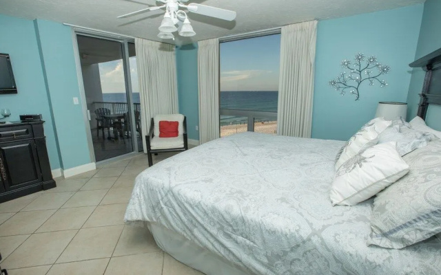 Shoreline Towers 1063 2 Bedroom Condo by RedAwning