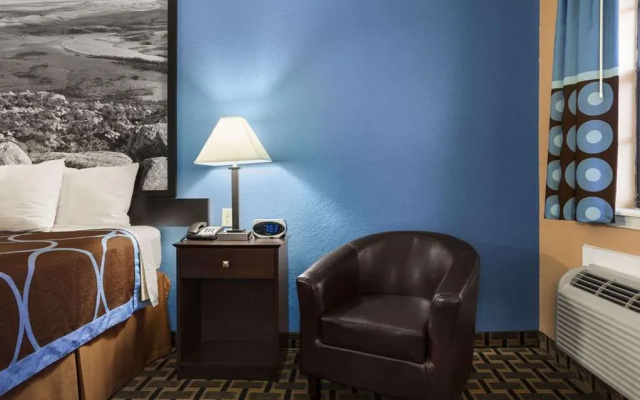 Super 8 By Wyndham Henryetta