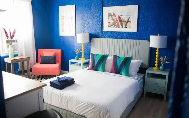 Amazing Studio in Beverly Boulevard! Sleeps 3!