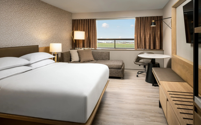 Sheraton Montreal Airport Hotel