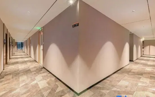 Yaste International Hotel (Beijing Daxing Xingguang Film Park)