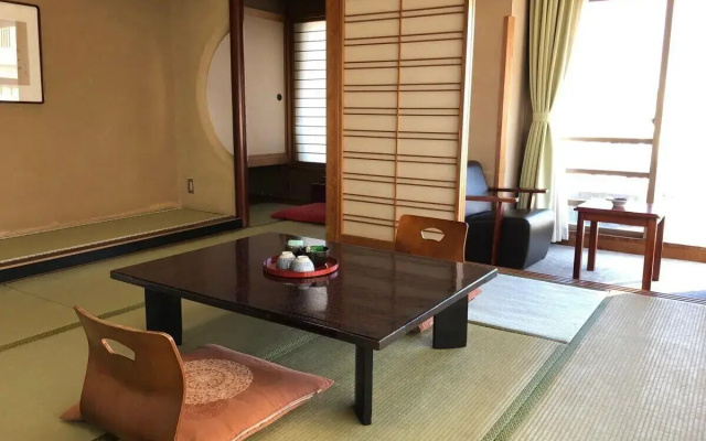 Atami Kinjokan
