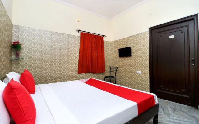 OYO 22090 Hotel Mall Residency
