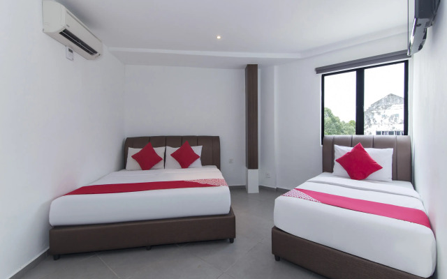 OYO 246 Link Inn (Sanitized Stay)