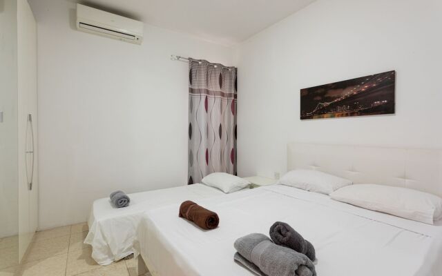 Отель Saint Julian's - Spinola Bay Apartment Мальта, Сан Джулианс - отзывы, цены и фото номеров - забронировать отель Saint Julian's - Spinola Bay Apartment онлайн вид на фасад