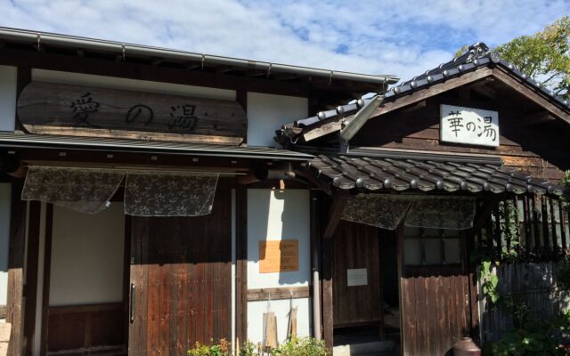 Отель Hasuwa Inn Хидзи вид на фасад