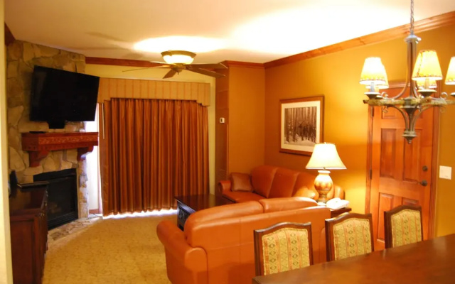 White Pines 1-BD at Westgate - Red Pine