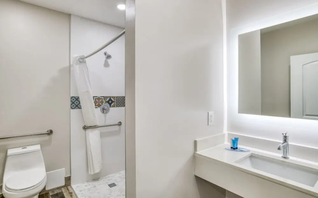 Howard Johnson Express Inn