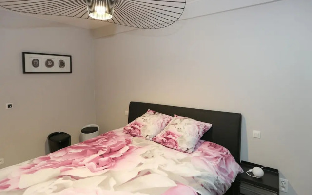 Apartment in Middelkerke With Large Terrace
