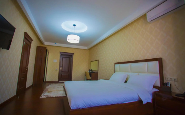 Ayni Hotel