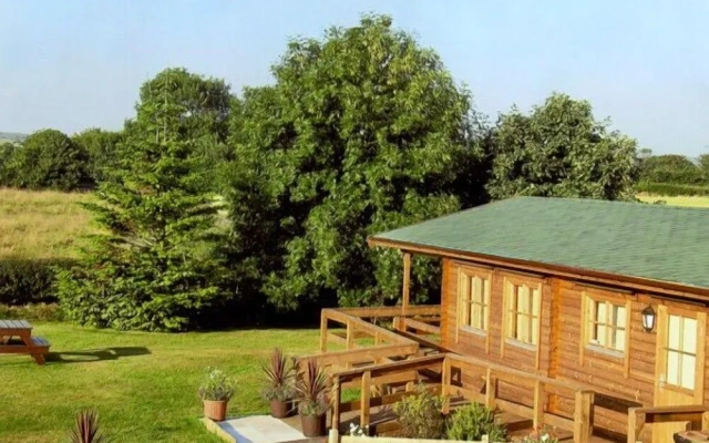Thornlea Log Cabin