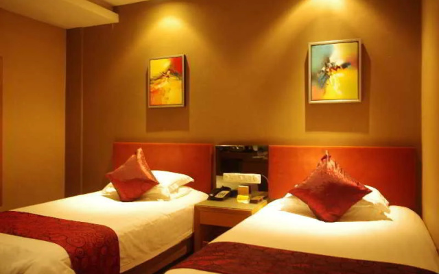 Ejon Kins Hotel