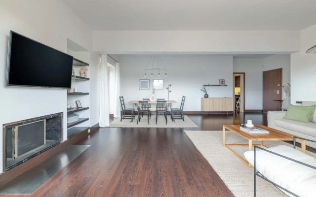 Panoramic 1BR Apt near Kallimarmaro