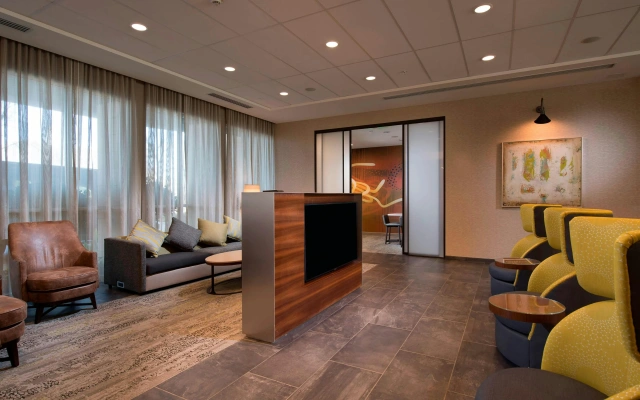 Courtyard by Marriott Atlanta Alpharetta/Avalon Area