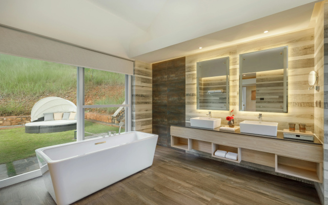 Himalayan Hideaway Resort Pokhara, The Centara Collection