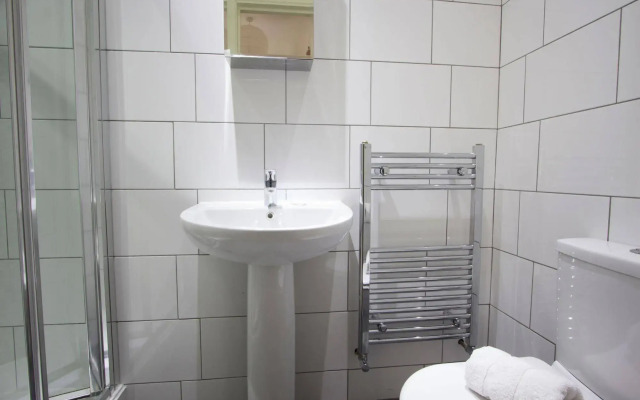 Melrose Aparthotel