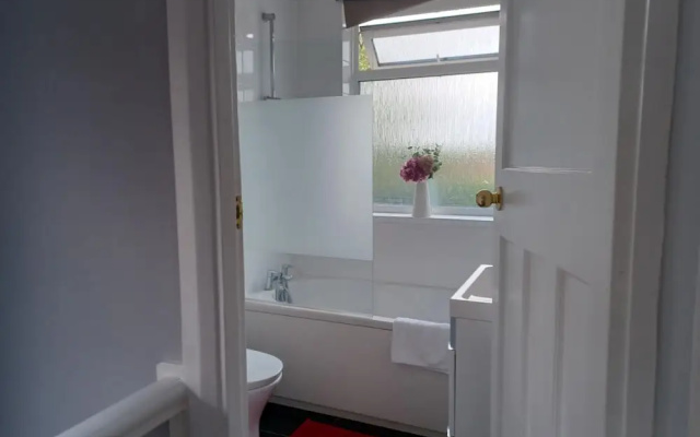 Crawley Green House - Huku Kwetu