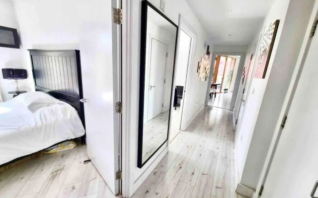 Notting Hill 2-bed Apt With Balcony, 1 min to Tube