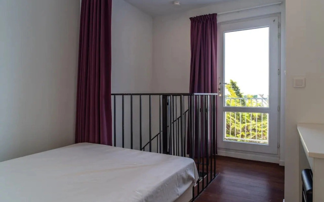 Retreat With Heated Pool & Coast