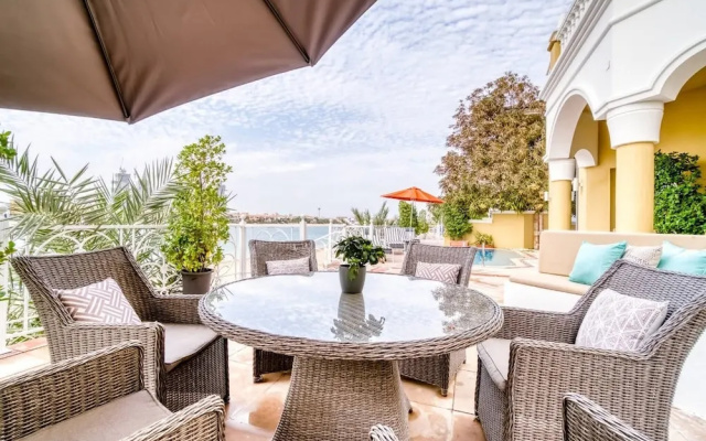 Private 5 Bedrooms Villa With Pool