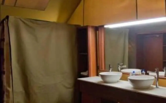 Mara Crossing Camp