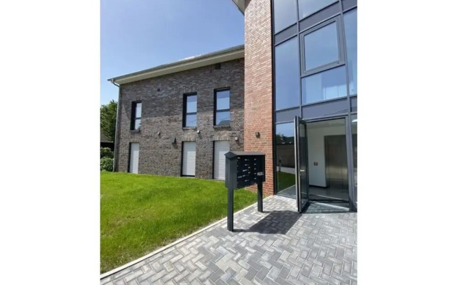 Near the North Sea Modern Retreat