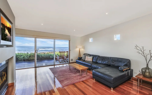 Hearn's Beachside Villa 7