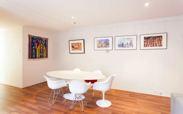 BENJAMIN, 2BDR Melbourne Apartment
