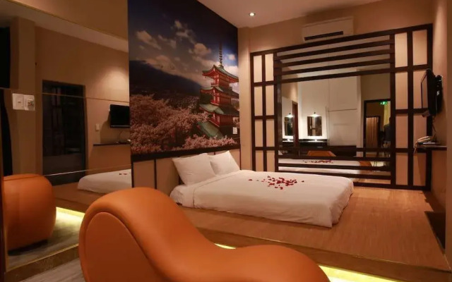 Lotus Hotel