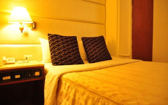 H Hotel