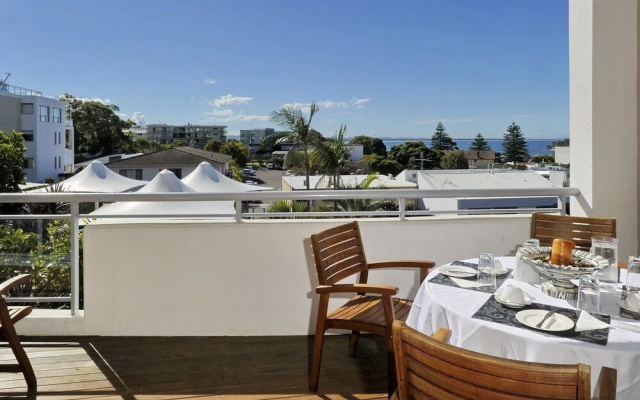 Cote D'Azur, Unit 43/61 Donald Street
