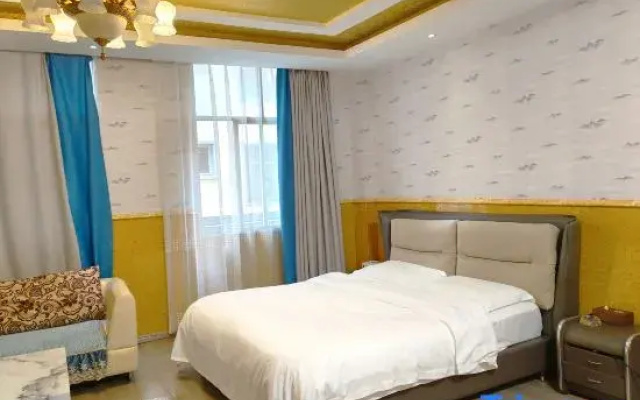 Zhaotong Coconut Forest Hotel