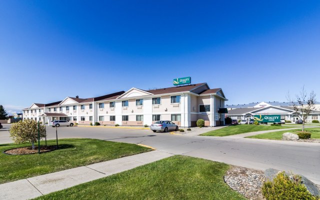 Quality Inn in Grand Forks, United States of America from 100$, photos, reviews - zenhotels.com hotel front
