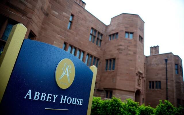 Abbey House Hotel вид на фасад