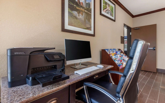 Comfort Suites Omaha East-Council Bluffs