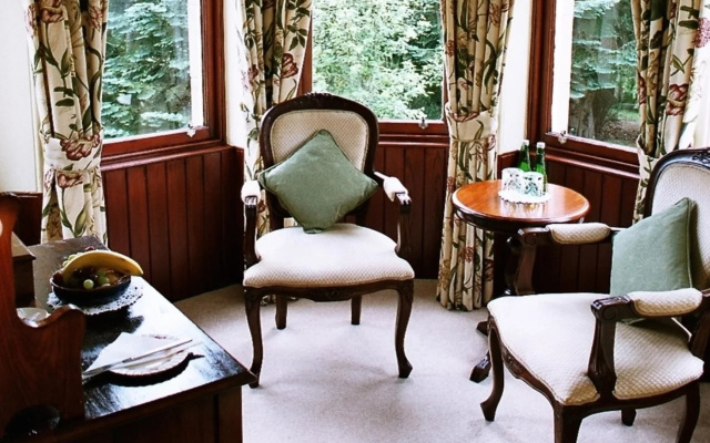 Tigh na Sgiath Country House Hotel