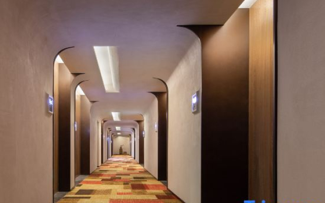 LAKESIDEBEAUTY·HOTEL