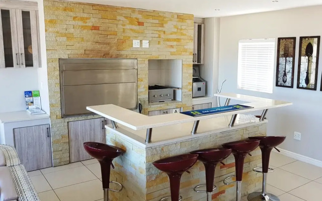Seasons of Serenity, Langebaan 8-sleeper