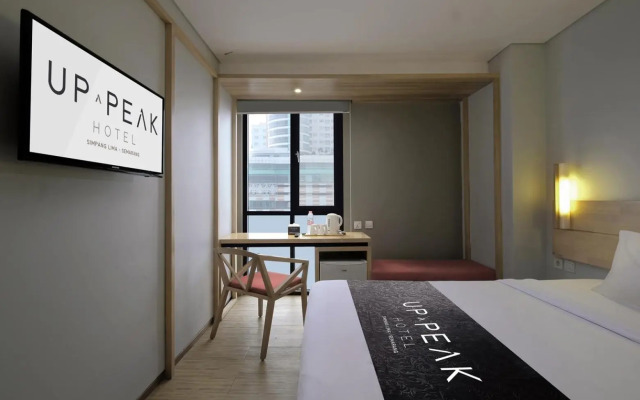 Up-Peak Hotel Simpang Lima Semarang Powered by Archipelago