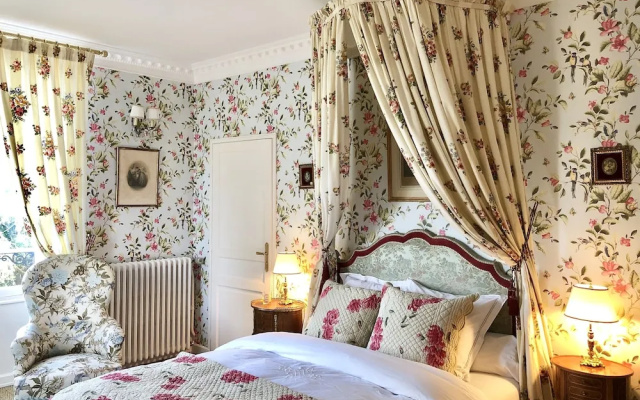 Manoir De La Croix Saint Louis