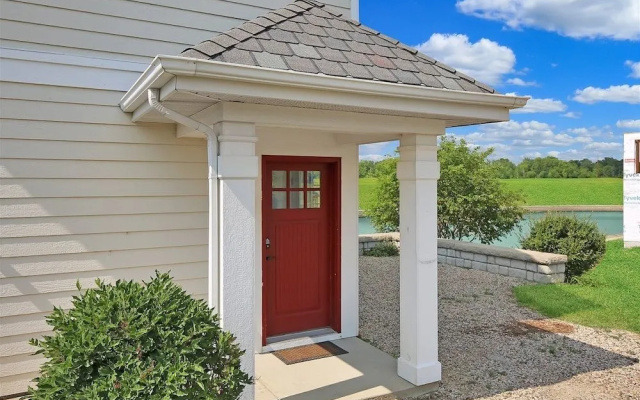 Carriage House #2G
